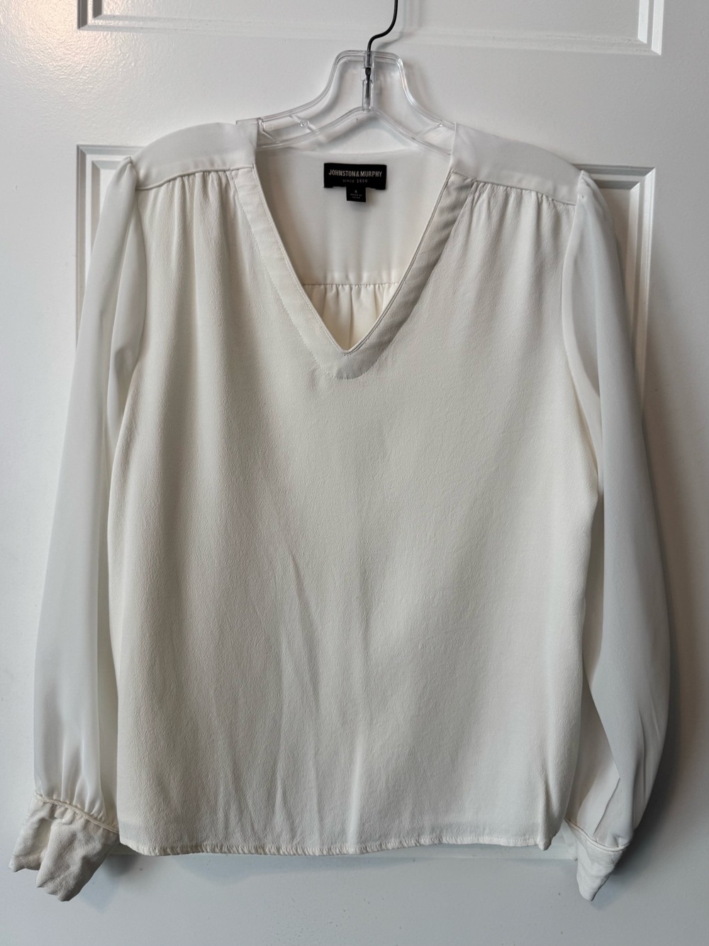 Johnston & Murphy White Textured V-Neck Blouse Size S